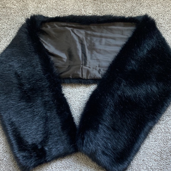 Elegant Black Faux Fur Scarf Wrap Glam Pin Up Retro Event Prom Vegan 68" Long - Picture 2 of 8